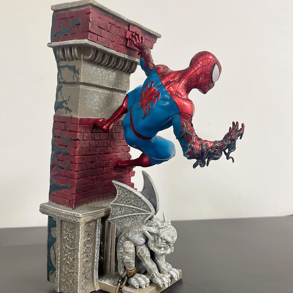 SPIDER MAN WALL HANGING ACTION FIGURE