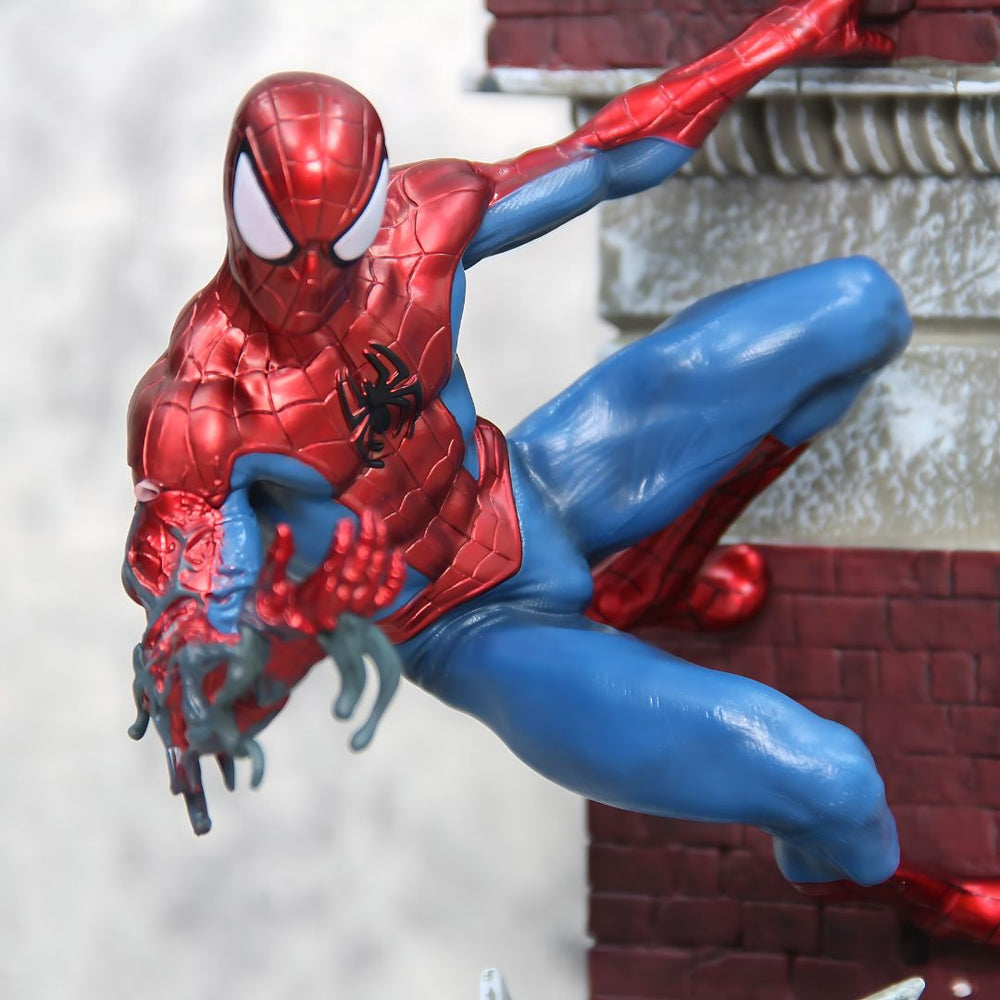SPIDER MAN WALL HANGING ACTION FIGURE